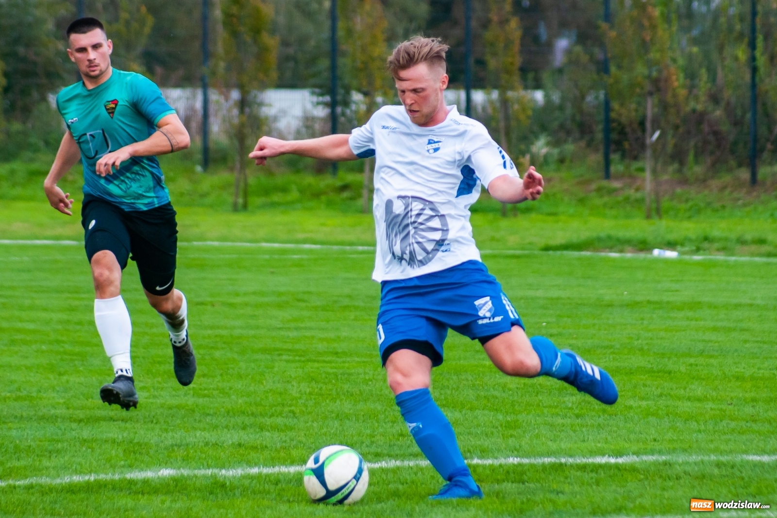 Zdjęcie w galerii na portalu naszwodzislaw.com: Tomasz Kukla uratował punkt dla Czarnych z Gorzyc [FOTO] wiadomości z regionu