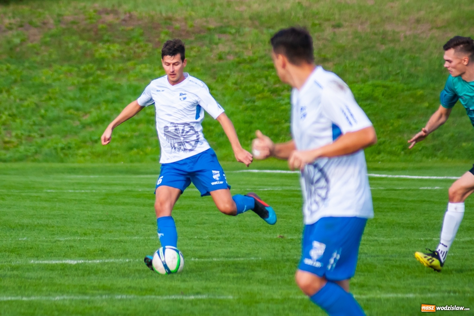 Zdjęcie w galerii na portalu naszwodzislaw.com: Tomasz Kukla uratował punkt dla Czarnych z Gorzyc [FOTO] wiadomości z regionu