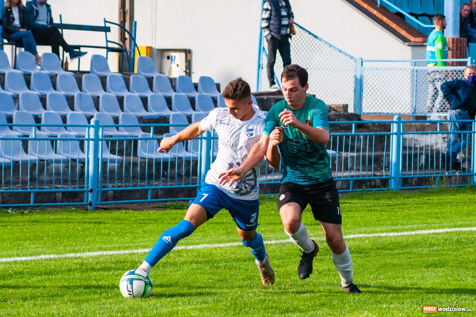 Zdjęcie w galerii na portalu naszwodzislaw.com: Tomasz Kukla uratował punkt dla Czarnych z Gorzyc [FOTO] wiadomości z regionu