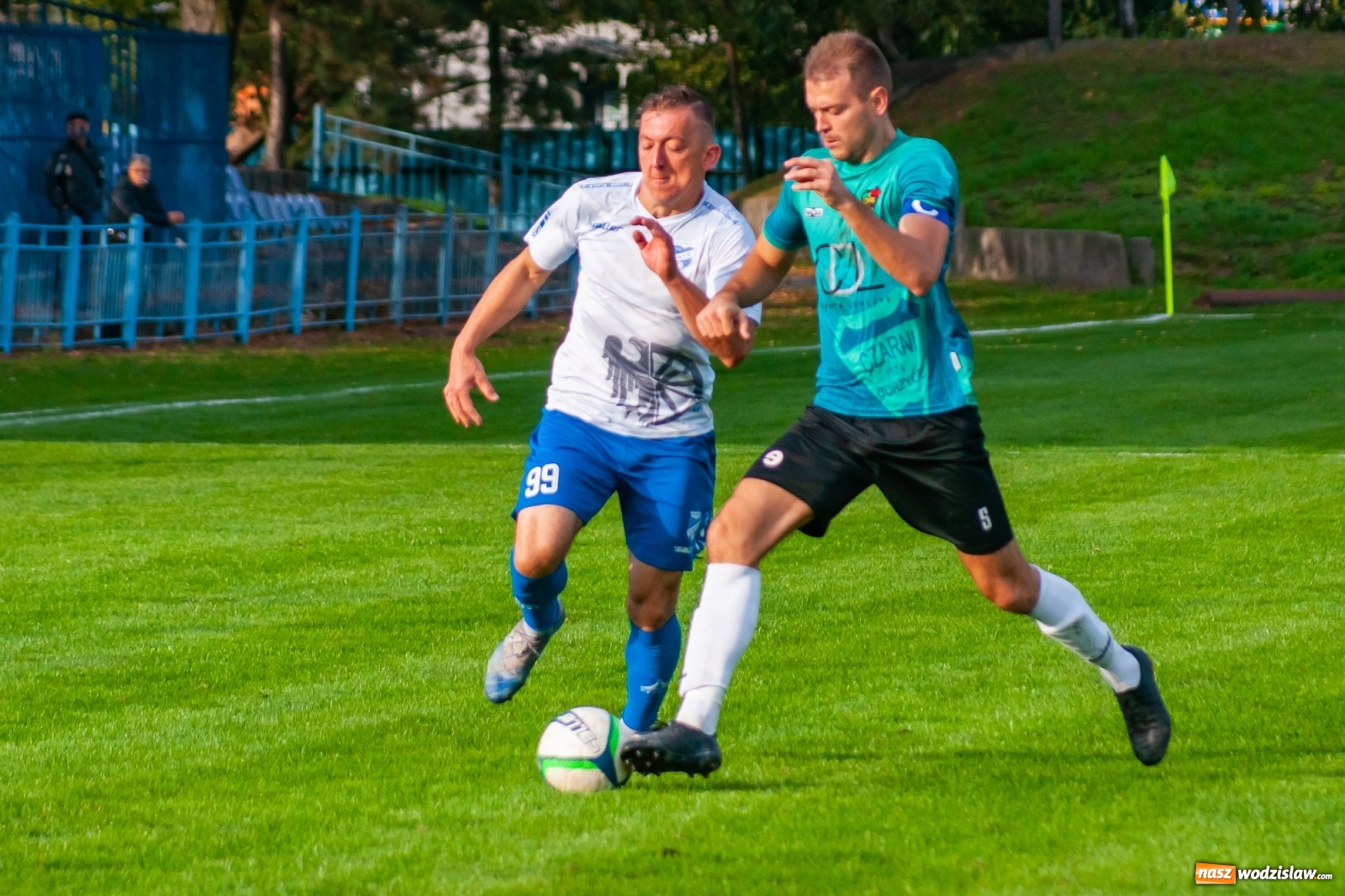 Zdjęcie w galerii na portalu naszwodzislaw.com: Tomasz Kukla uratował punkt dla Czarnych z Gorzyc [FOTO] wiadomości z regionu