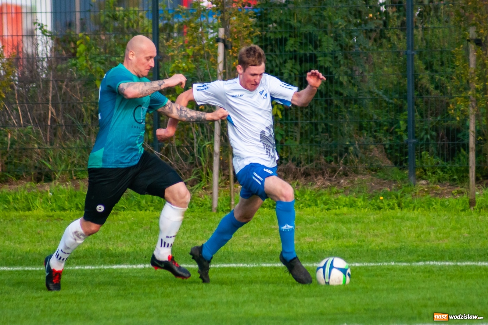 Zdjęcie w galerii na portalu naszwodzislaw.com: Tomasz Kukla uratował punkt dla Czarnych z Gorzyc [FOTO] wiadomości z regionu