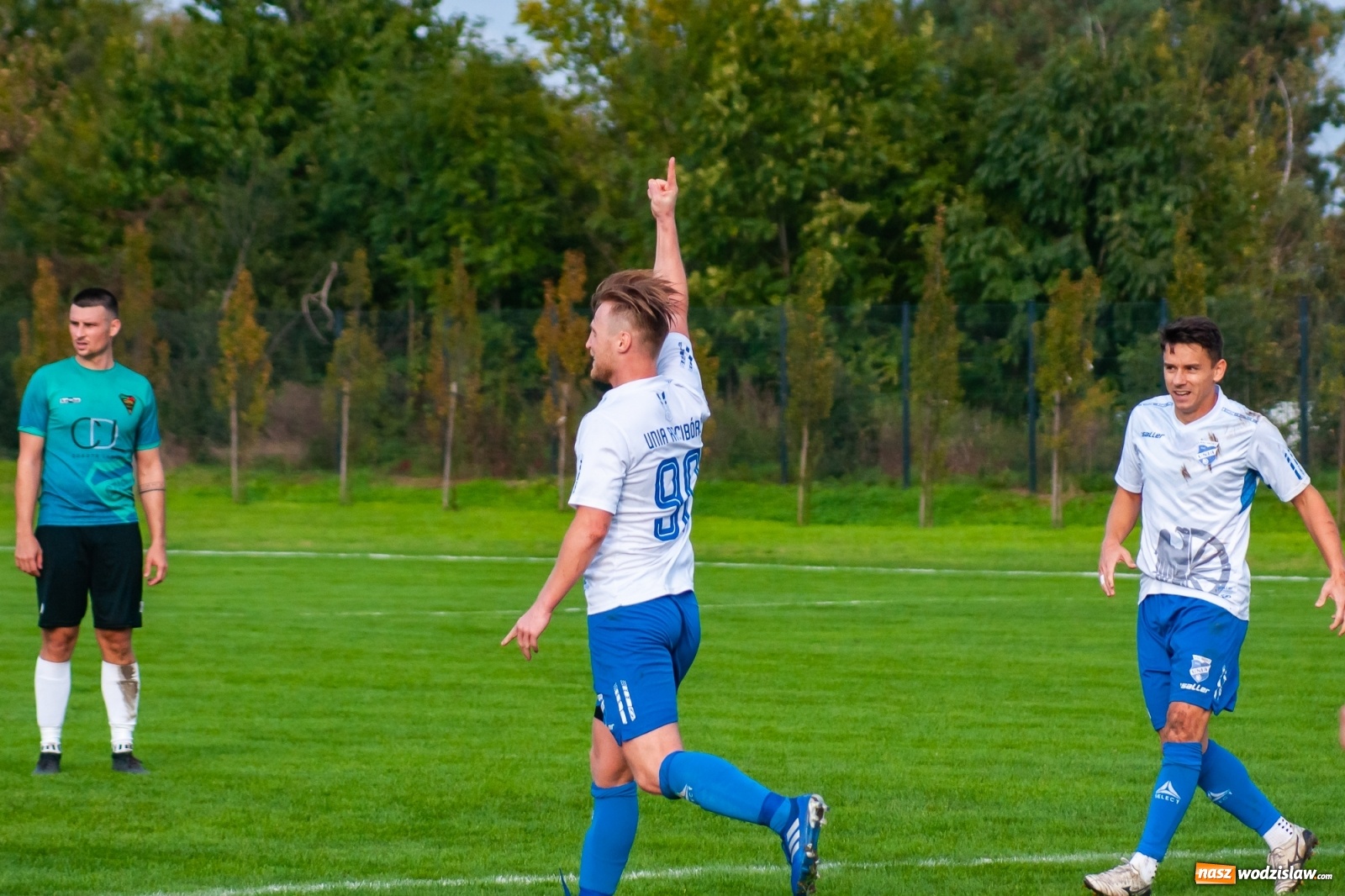 Zdjęcie w galerii na portalu naszwodzislaw.com: Tomasz Kukla uratował punkt dla Czarnych z Gorzyc [FOTO] wiadomości z regionu