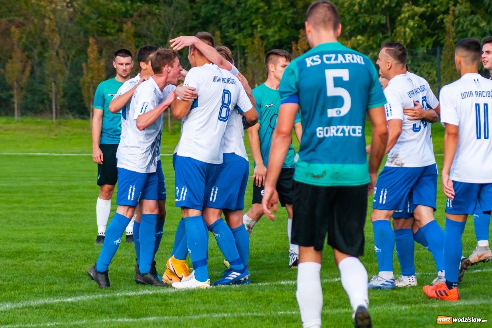 Zdjęcie w galerii na portalu naszwodzislaw.com: Tomasz Kukla uratował punkt dla Czarnych z Gorzyc [FOTO] wiadomości z regionu
