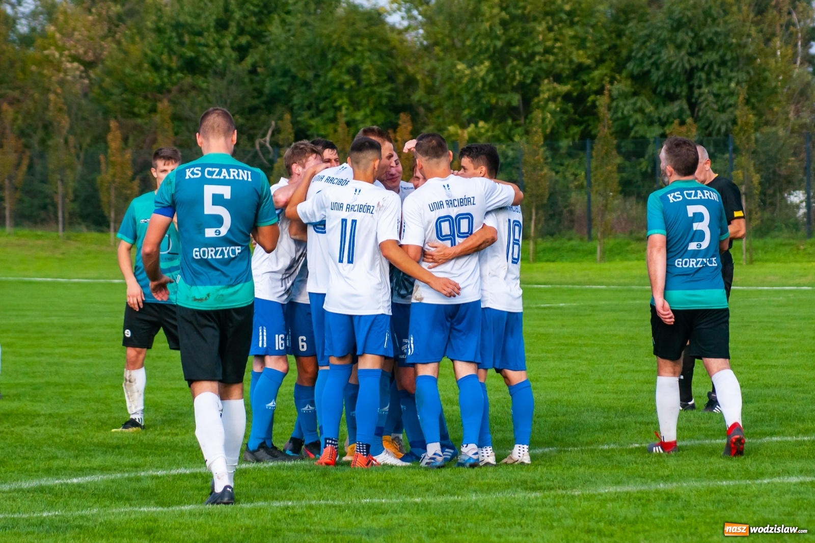 Zdjęcie w galerii na portalu naszwodzislaw.com: Tomasz Kukla uratował punkt dla Czarnych z Gorzyc [FOTO] wiadomości z regionu