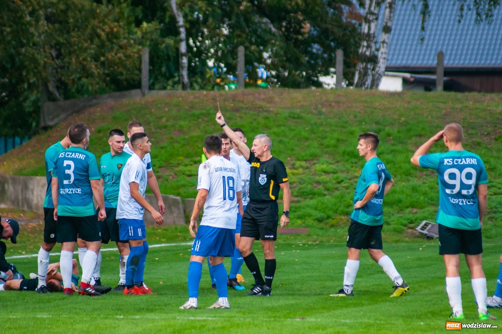 Zdjęcie w galerii na portalu naszwodzislaw.com: Tomasz Kukla uratował punkt dla Czarnych z Gorzyc [FOTO] wiadomości z regionu