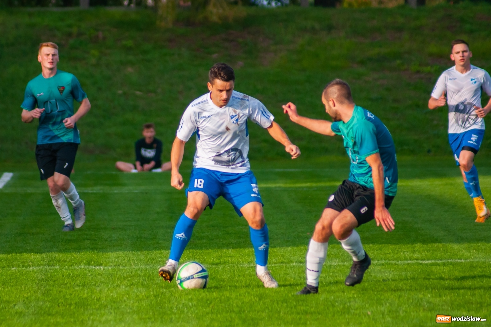 Zdjęcie w galerii na portalu naszwodzislaw.com: Tomasz Kukla uratował punkt dla Czarnych z Gorzyc [FOTO] wiadomości z regionu