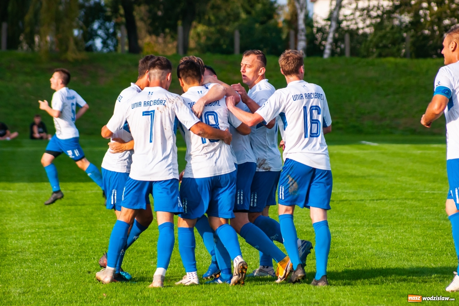 Zdjęcie w galerii na portalu naszwodzislaw.com: Tomasz Kukla uratował punkt dla Czarnych z Gorzyc [FOTO] wiadomości z regionu