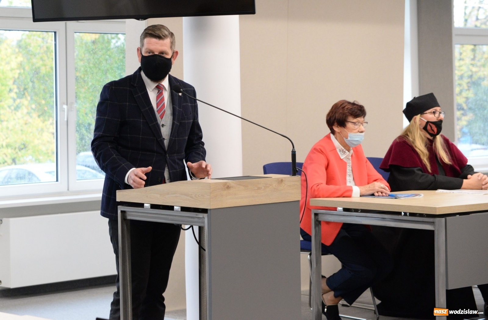 Zdjęcie w galerii na portalu naszwodzislaw.com: Seniorzy zainaugurowali nowy rok akademicki wiadomości z regionu