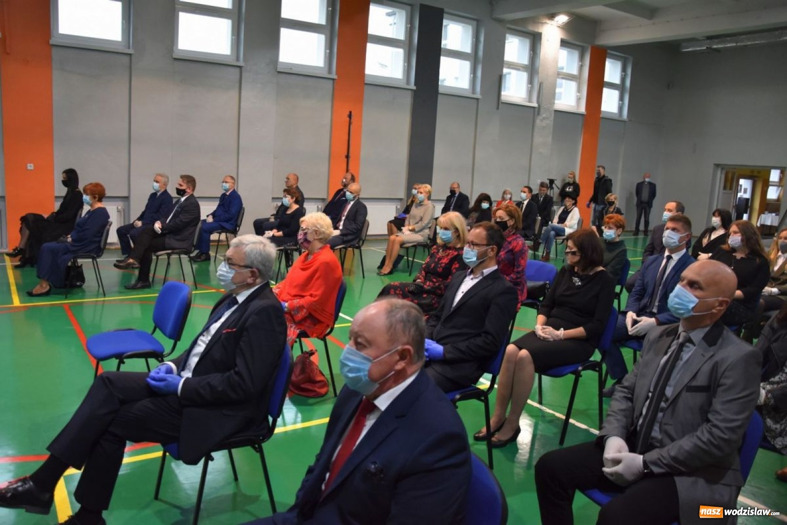 Zdjęcie w galerii na portalu naszwodzislaw.com: Nauczyciele powiatowych szkół z nagrodami i wyróżnieniami [FOTO] wiadomości z regionu