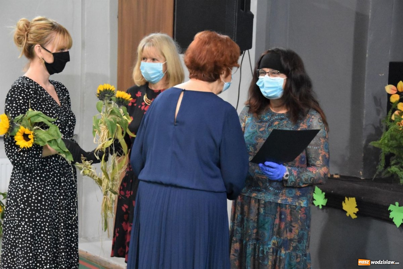 Zdjęcie w galerii na portalu naszwodzislaw.com: Nauczyciele powiatowych szkół z nagrodami i wyróżnieniami [FOTO] wiadomości z regionu