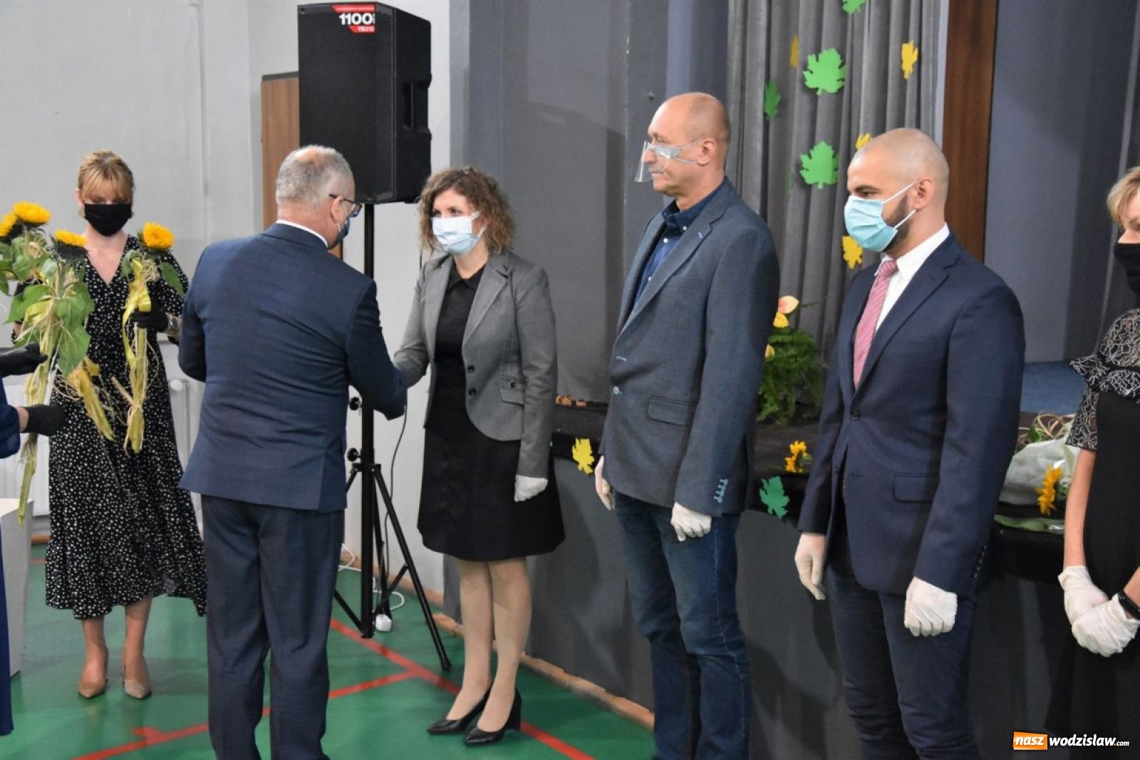 Zdjęcie w galerii na portalu naszwodzislaw.com: Nauczyciele powiatowych szkół z nagrodami i wyróżnieniami [FOTO] wiadomości z regionu