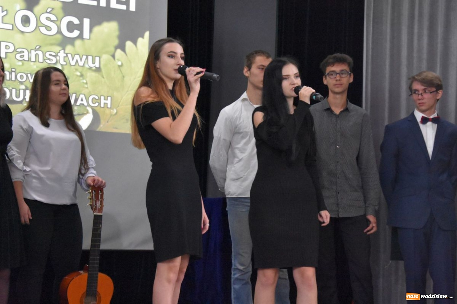 Zdjęcie w galerii na portalu naszwodzislaw.com: Nauczyciele powiatowych szkół z nagrodami i wyróżnieniami [FOTO] wiadomości z regionu