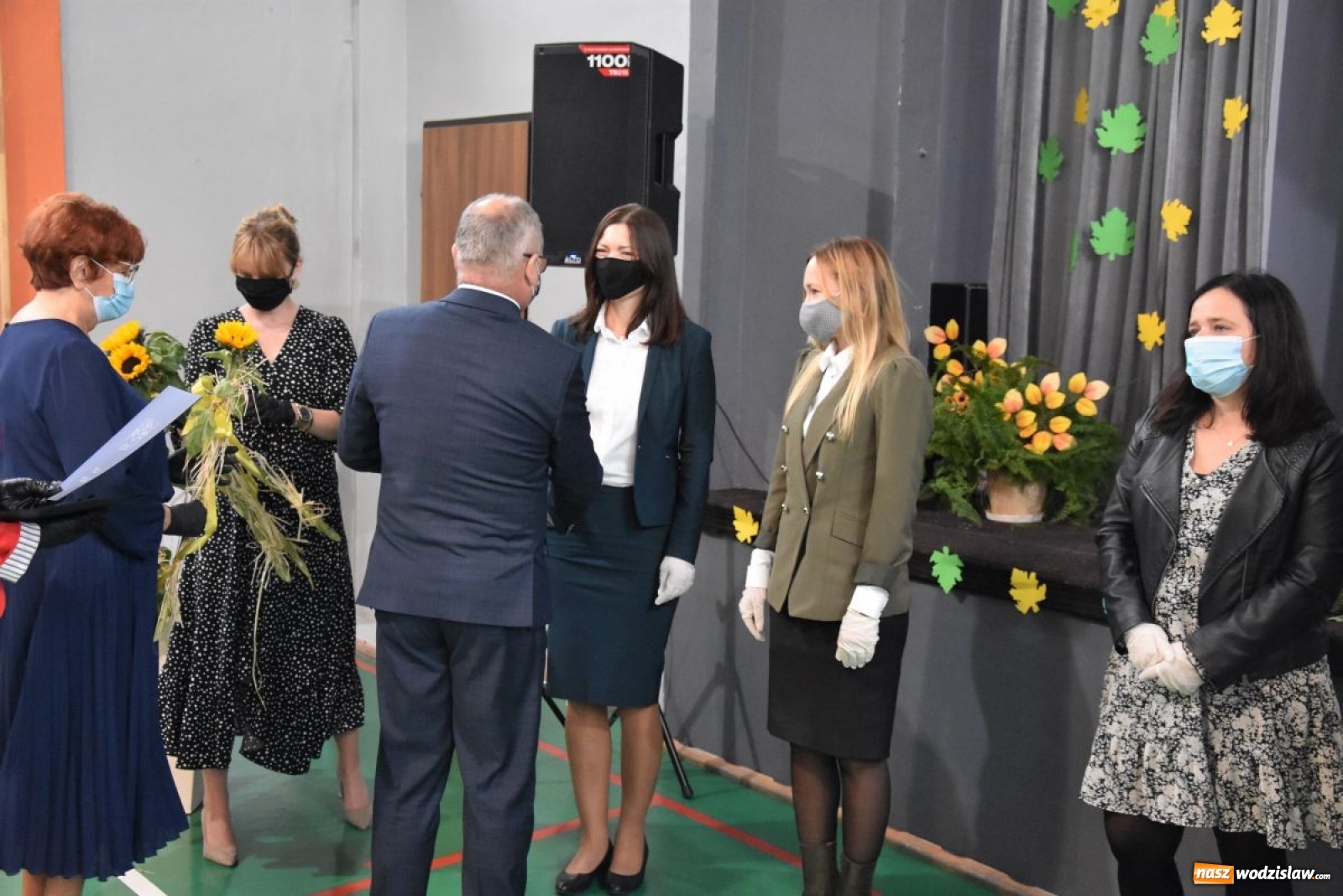 Zdjęcie w galerii na portalu naszwodzislaw.com: Nauczyciele powiatowych szkół z nagrodami i wyróżnieniami [FOTO] wiadomości z regionu