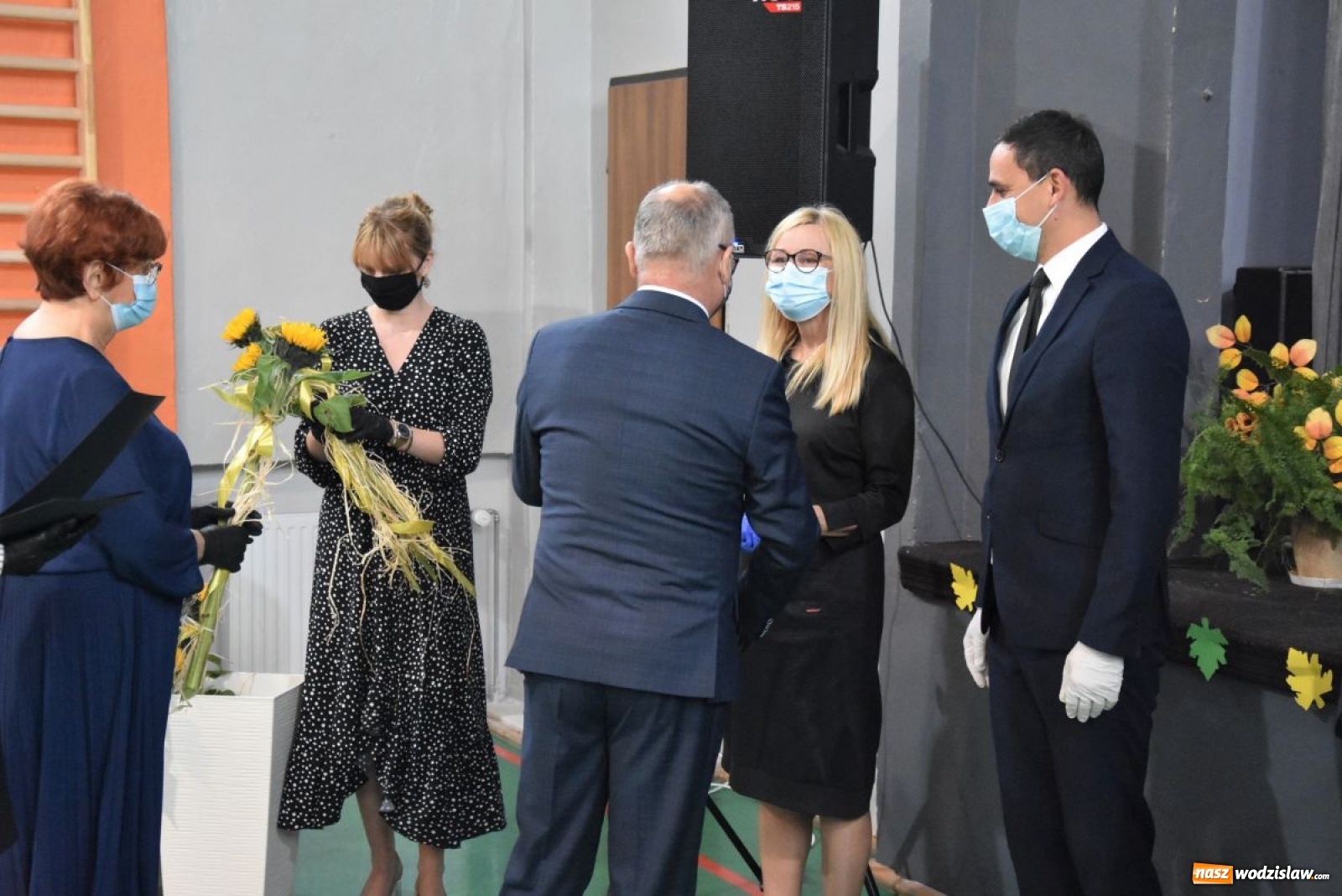 Zdjęcie w galerii na portalu naszwodzislaw.com: Nauczyciele powiatowych szkół z nagrodami i wyróżnieniami [FOTO] wiadomości z regionu