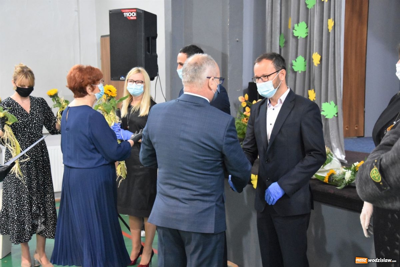 Zdjęcie w galerii na portalu naszwodzislaw.com: Nauczyciele powiatowych szkół z nagrodami i wyróżnieniami [FOTO] wiadomości z regionu