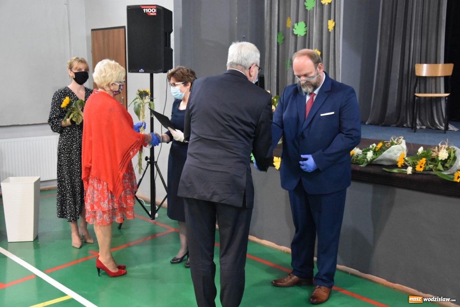 Zdjęcie w galerii na portalu naszwodzislaw.com: Nauczyciele powiatowych szkół z nagrodami i wyróżnieniami [FOTO] wiadomości z regionu