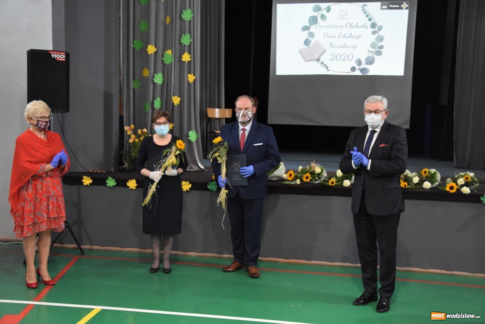 Zdjęcie w galerii na portalu naszwodzislaw.com: Nauczyciele powiatowych szkół z nagrodami i wyróżnieniami [FOTO] wiadomości z regionu