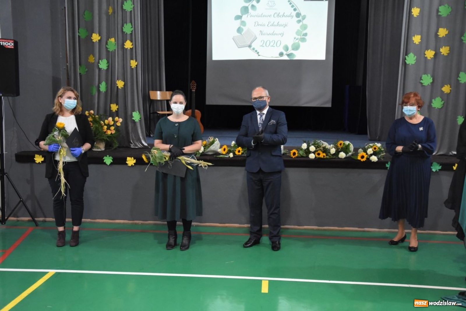 Zdjęcie w galerii na portalu naszwodzislaw.com: Nauczyciele powiatowych szkół z nagrodami i wyróżnieniami [FOTO] wiadomości z regionu