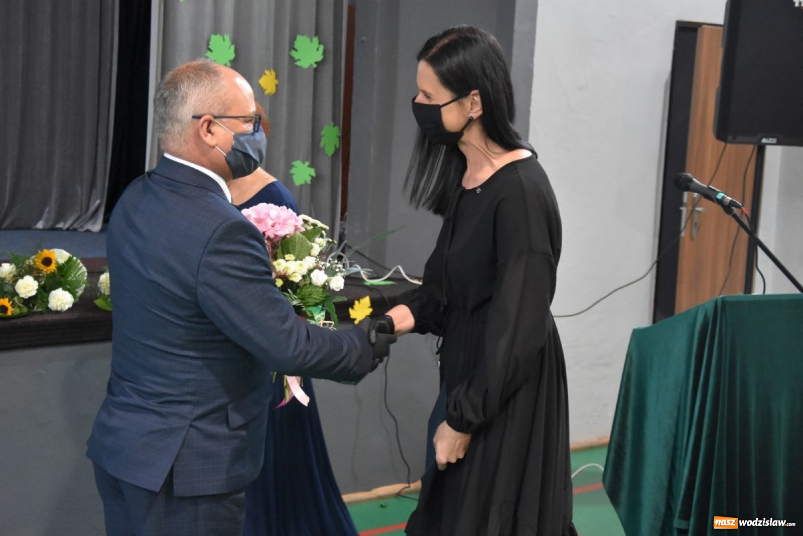 Zdjęcie w galerii na portalu naszwodzislaw.com: Nauczyciele powiatowych szkół z nagrodami i wyróżnieniami [FOTO] wiadomości z regionu