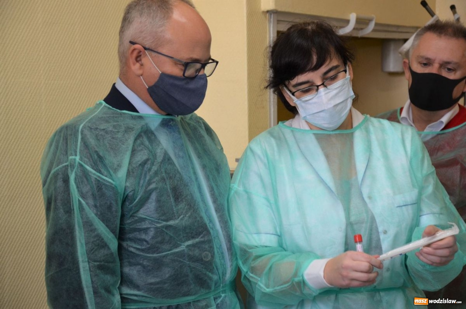 Zdjęcie w galerii na portalu naszwodzislaw.com: W wodzisławskim szpitalu podziękowano za sprzęt do wykrywania COVID-19 wiadomości z regionu