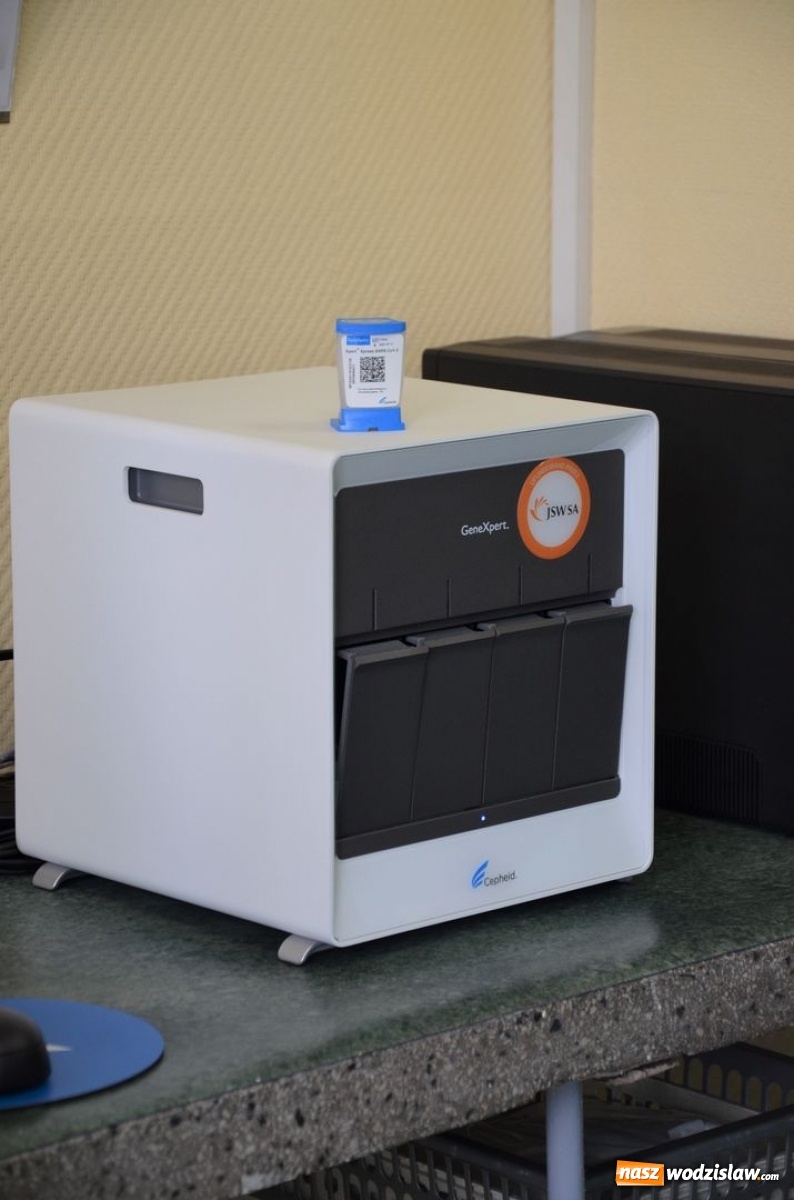 Zdjęcie w galerii na portalu naszwodzislaw.com: W wodzisławskim szpitalu podziękowano za sprzęt do wykrywania COVID-19 wiadomości z regionu