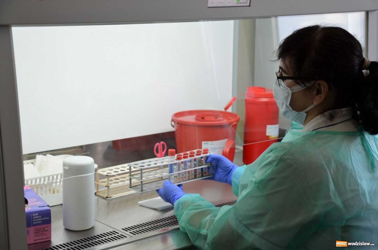 Zdjęcie w galerii na portalu naszwodzislaw.com: W wodzisławskim szpitalu podziękowano za sprzęt do wykrywania COVID-19 wiadomości z regionu