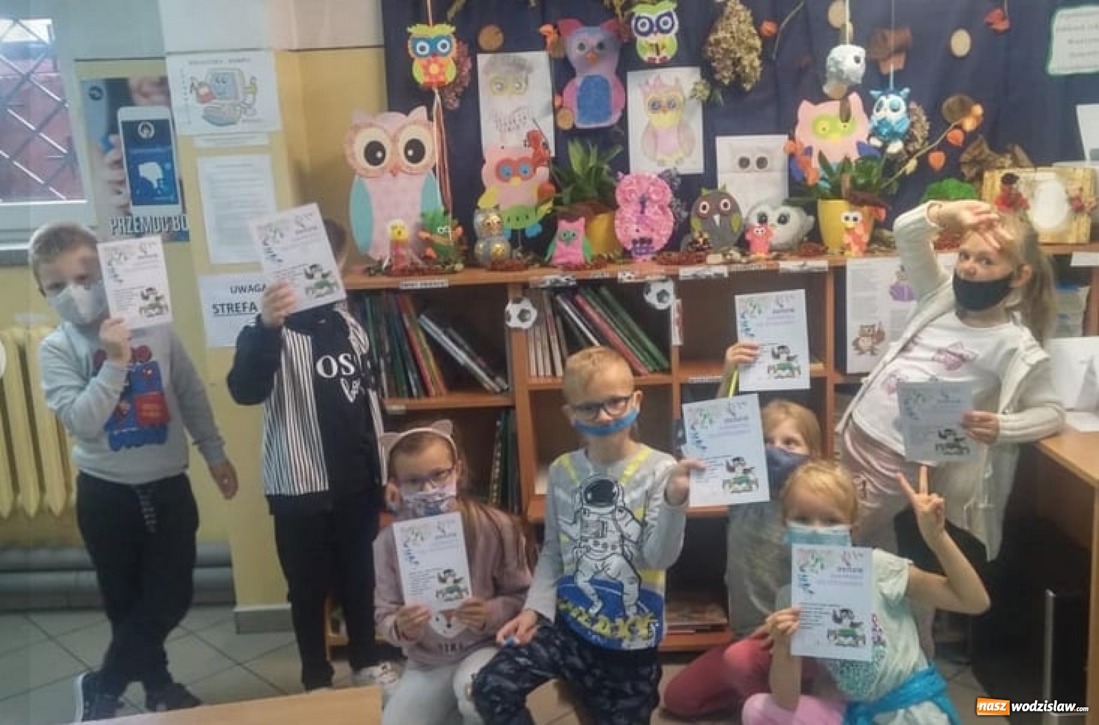 Zdjęcie w galerii na portalu naszwodzislaw.com: Pierwszaki z gminy Mszana już po pasowaniu wiadomości z regionu