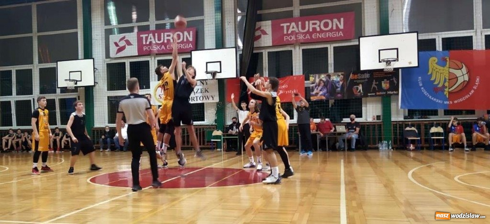 Zdjęcie w galerii na portalu naszwodzislaw.com: Zdecydowane zwycięstwo koszykarzy MKS Wodzisław z MUKK Pszczyna wiadomości z regionu