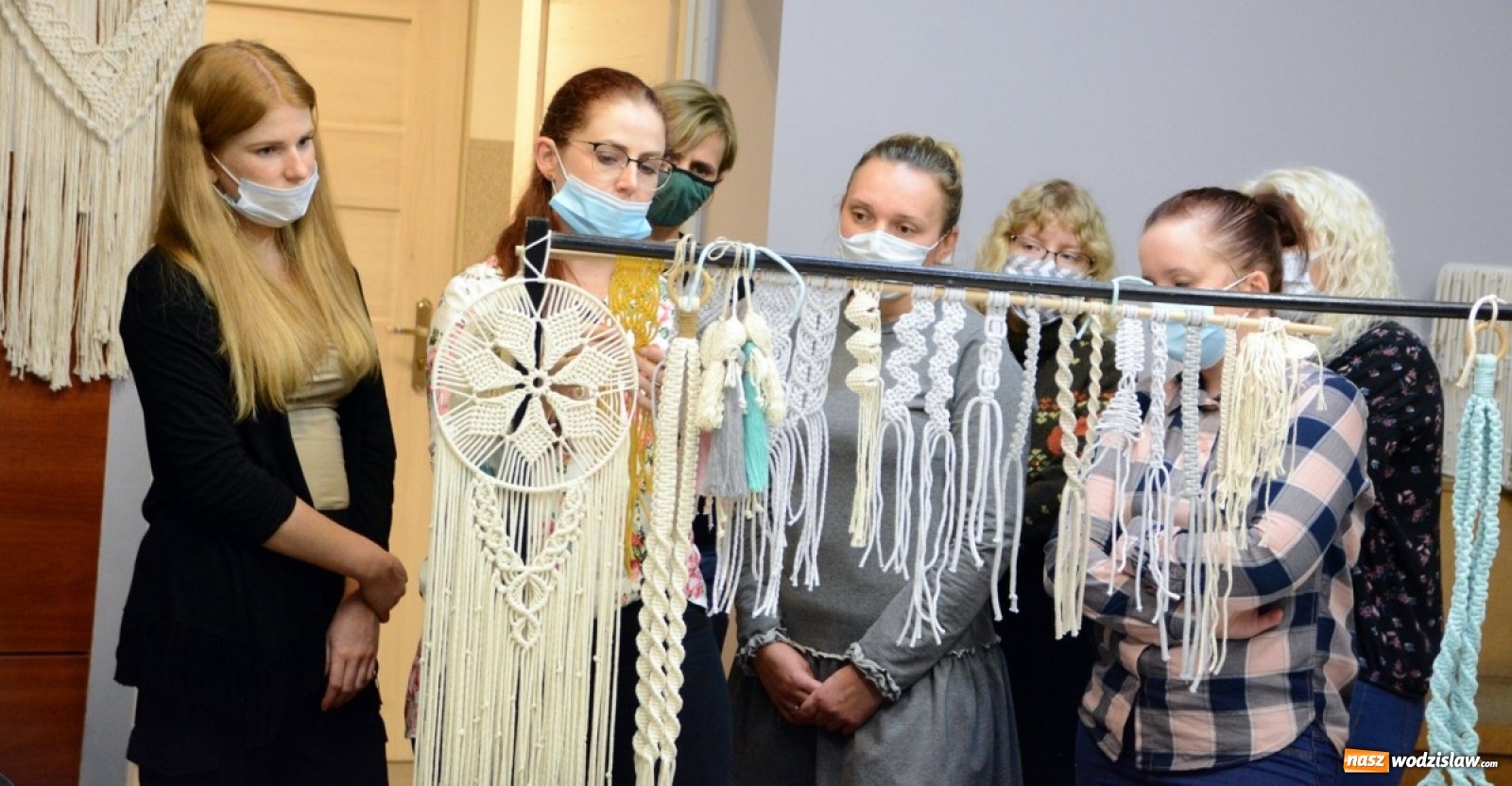 Zdjęcie w galerii na portalu naszwodzislaw.com: Inspirujące warsztaty wyplatania makramy w WCK wiadomości z regionu