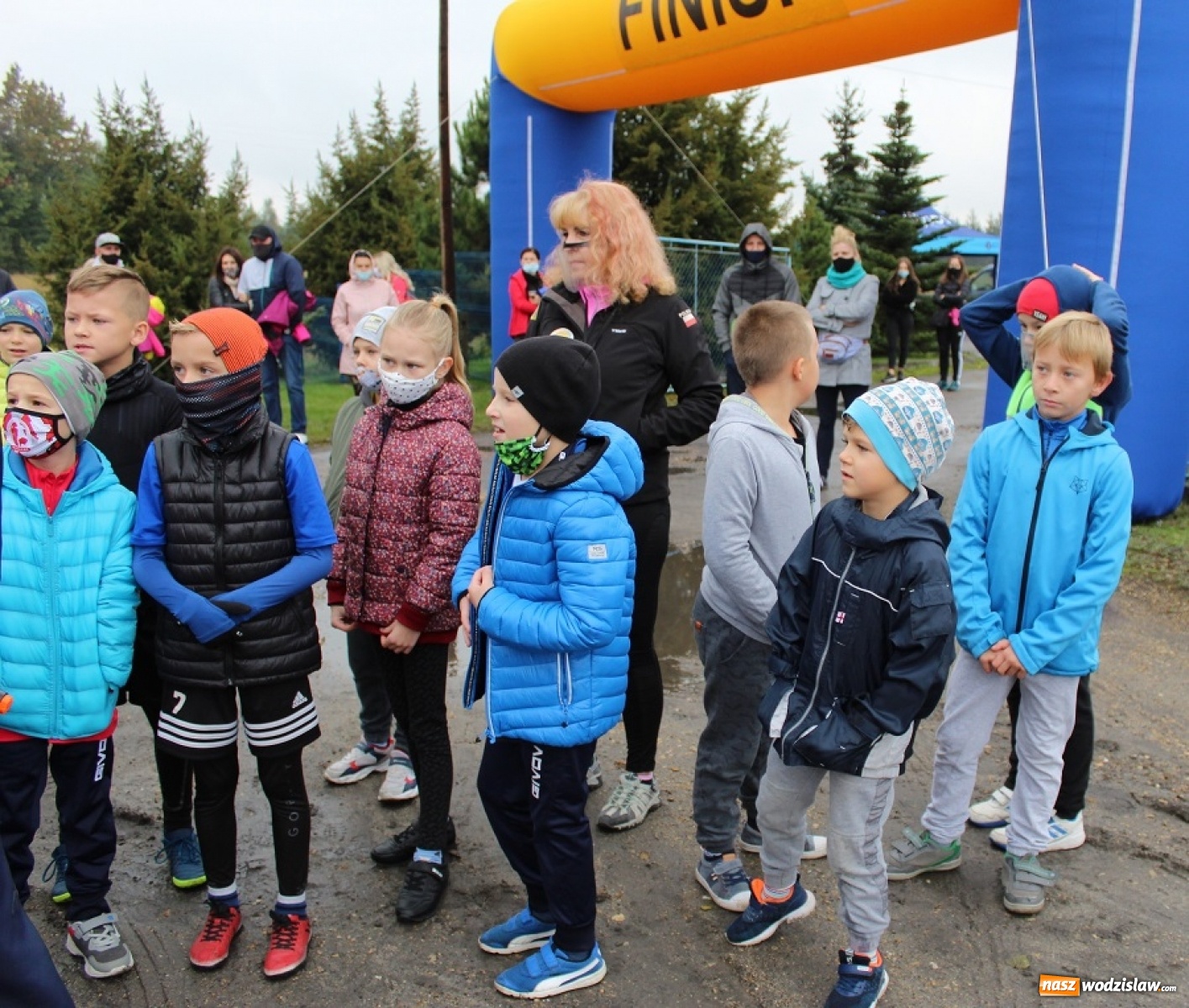 Zdjęcie w galerii na portalu naszwodzislaw.com: XVIII edycja Gminnego Biegu Ulicznego w Mszanie za nami [FOTO] wiadomości z regionu