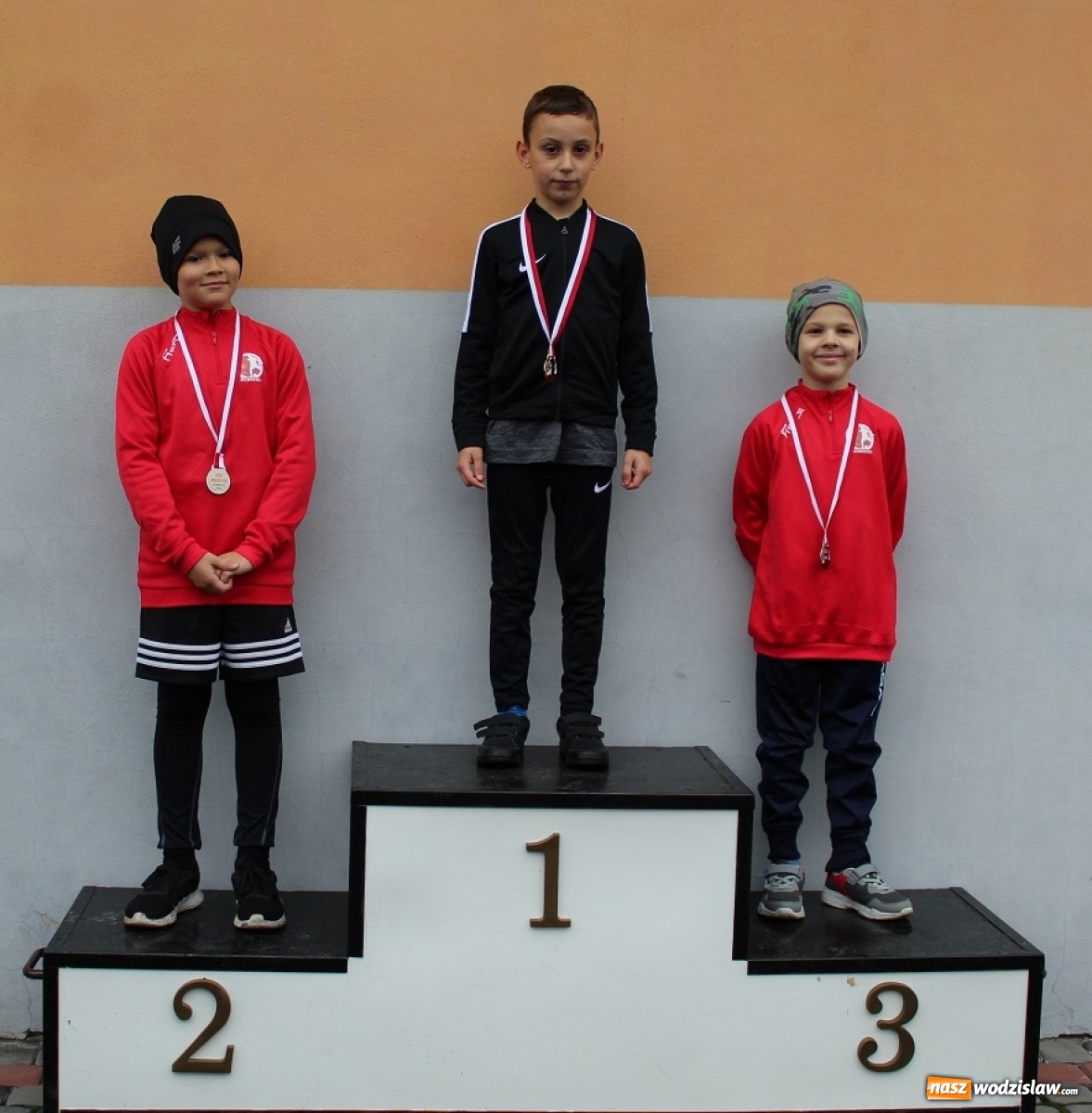 Zdjęcie w galerii na portalu naszwodzislaw.com: XVIII edycja Gminnego Biegu Ulicznego w Mszanie za nami [FOTO] wiadomości z regionu