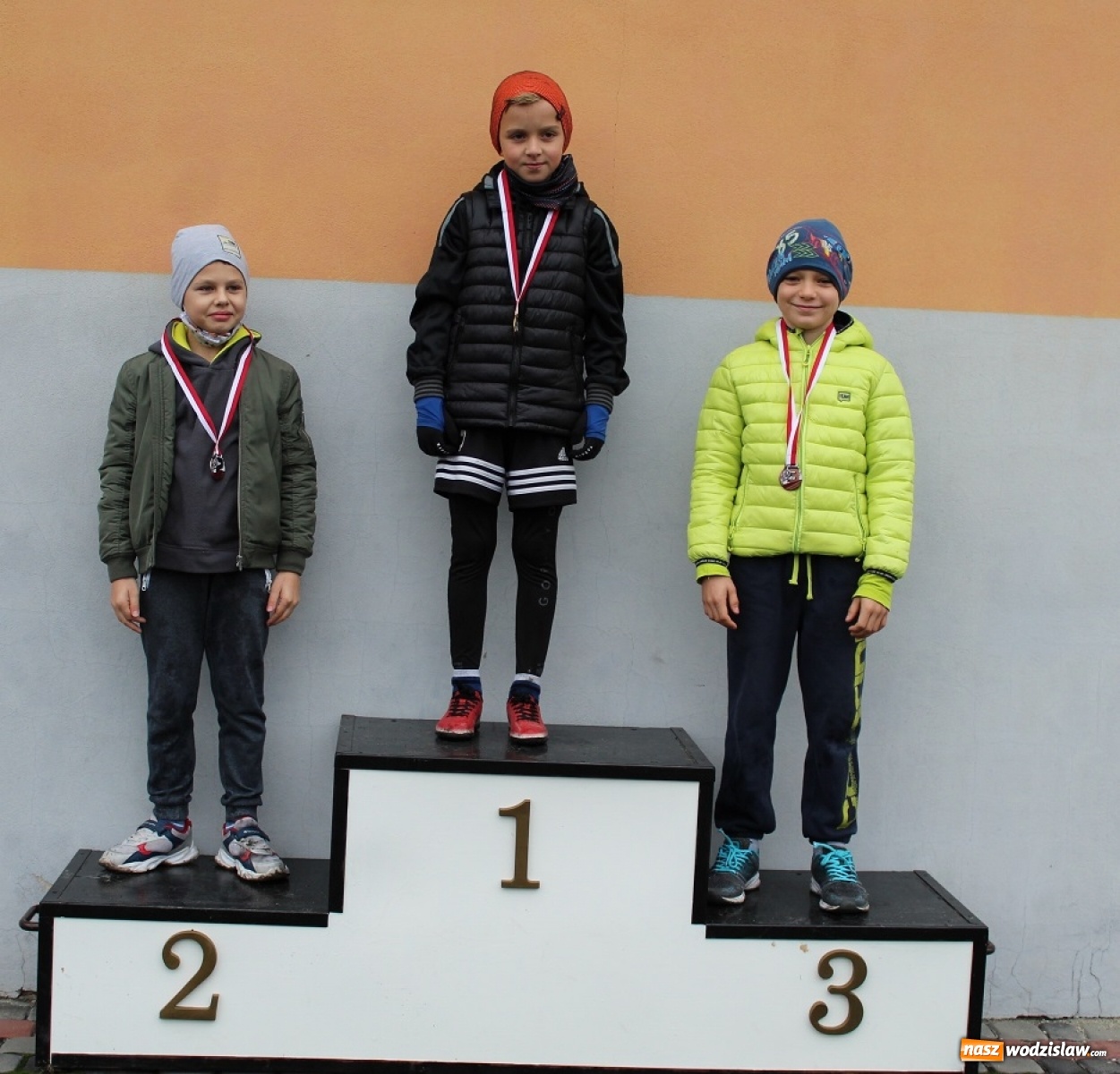 Zdjęcie w galerii na portalu naszwodzislaw.com: XVIII edycja Gminnego Biegu Ulicznego w Mszanie za nami [FOTO] wiadomości z regionu