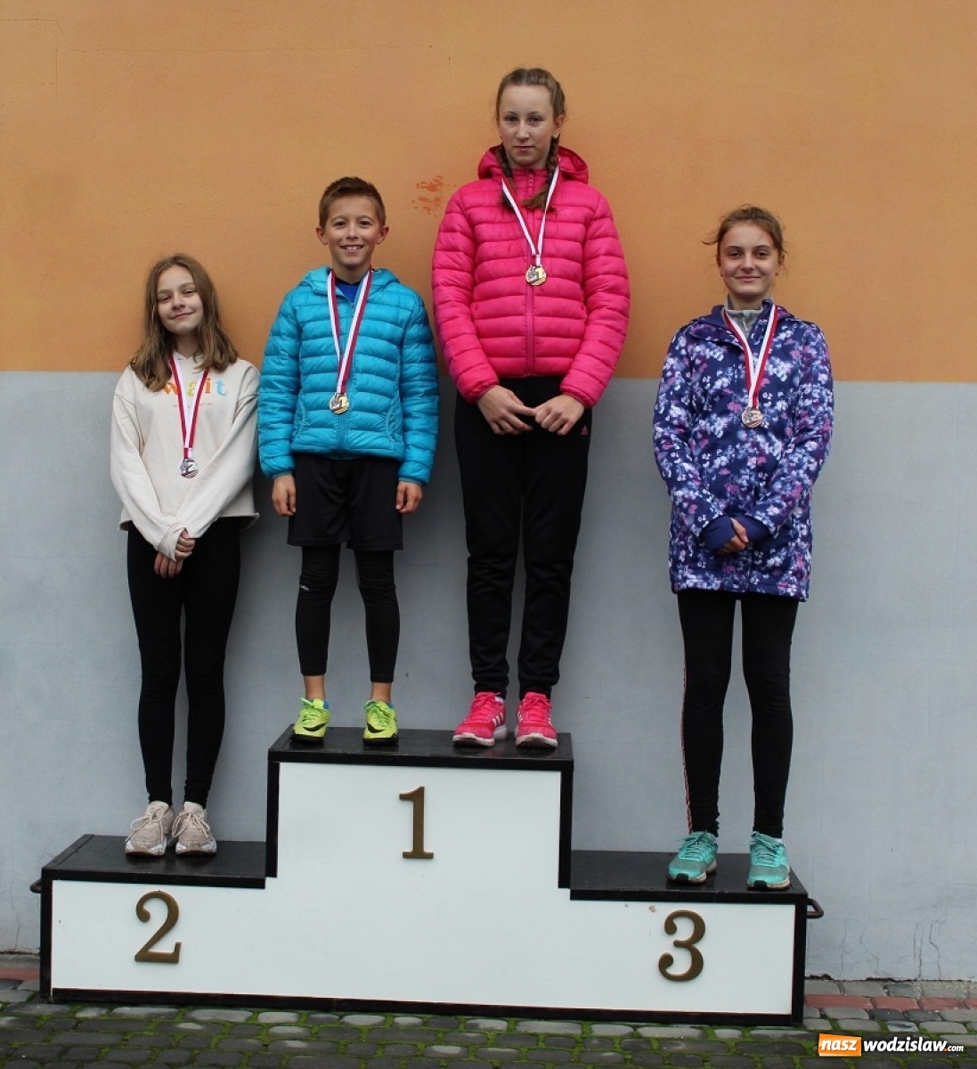 Zdjęcie w galerii na portalu naszwodzislaw.com: XVIII edycja Gminnego Biegu Ulicznego w Mszanie za nami [FOTO] wiadomości z regionu