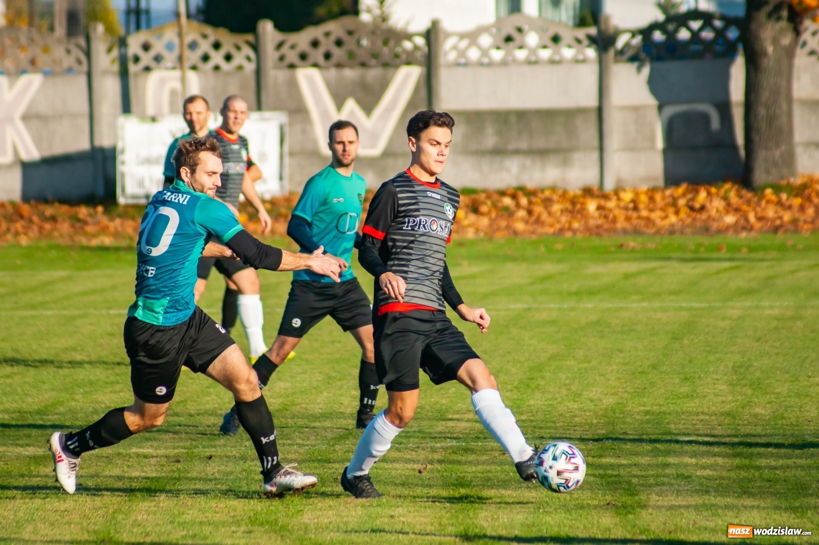 Zdjęcie w galerii na portalu naszwodzislaw.com: Klasa okręgowa. Czarni Gorzyce lepsi w hicie kolejki [FOTO] wiadomości z regionu