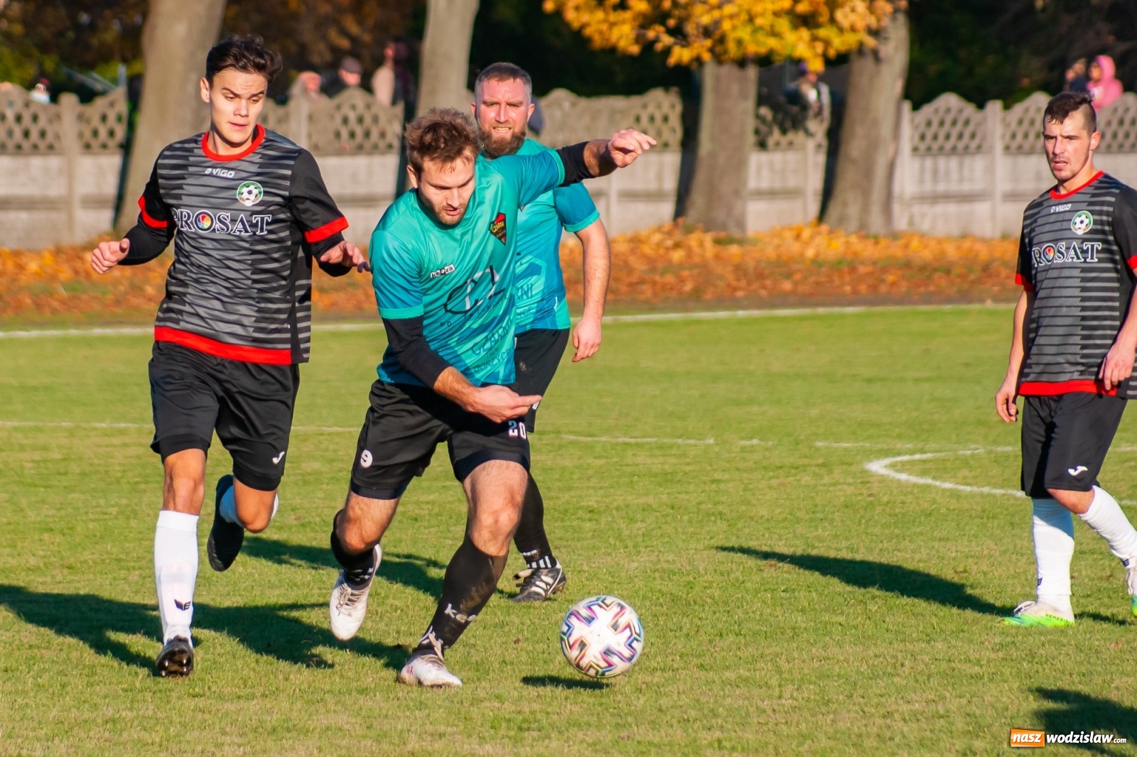 Zdjęcie w galerii na portalu naszwodzislaw.com: Klasa okręgowa. Czarni Gorzyce lepsi w hicie kolejki [FOTO] wiadomości z regionu