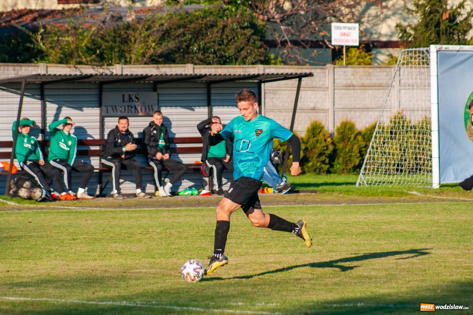 Zdjęcie w galerii na portalu naszwodzislaw.com: Klasa okręgowa. Czarni Gorzyce lepsi w hicie kolejki [FOTO] wiadomości z regionu