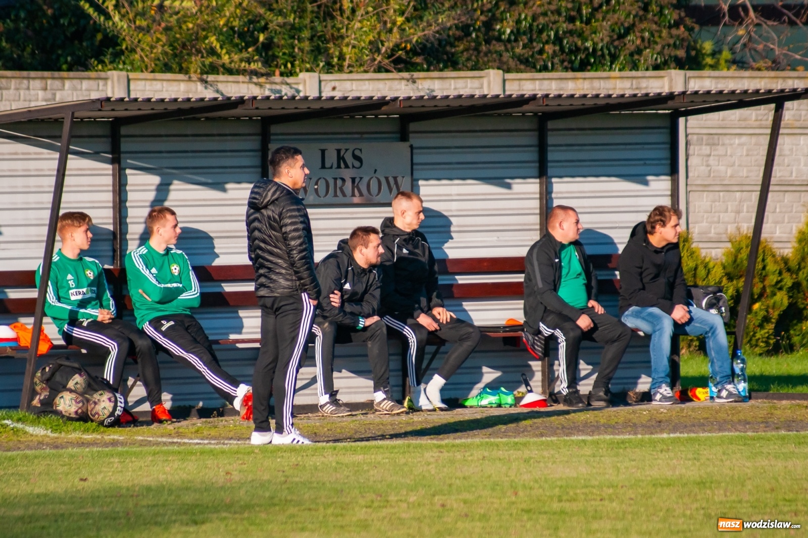 Zdjęcie w galerii na portalu naszwodzislaw.com: Klasa okręgowa. Czarni Gorzyce lepsi w hicie kolejki [FOTO] wiadomości z regionu