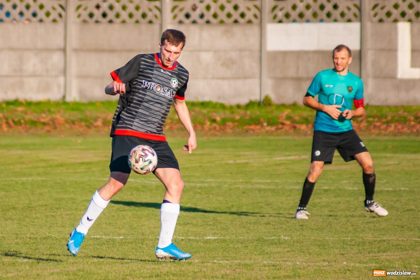 Zdjęcie w galerii na portalu naszwodzislaw.com: Klasa okręgowa. Czarni Gorzyce lepsi w hicie kolejki [FOTO] wiadomości z regionu