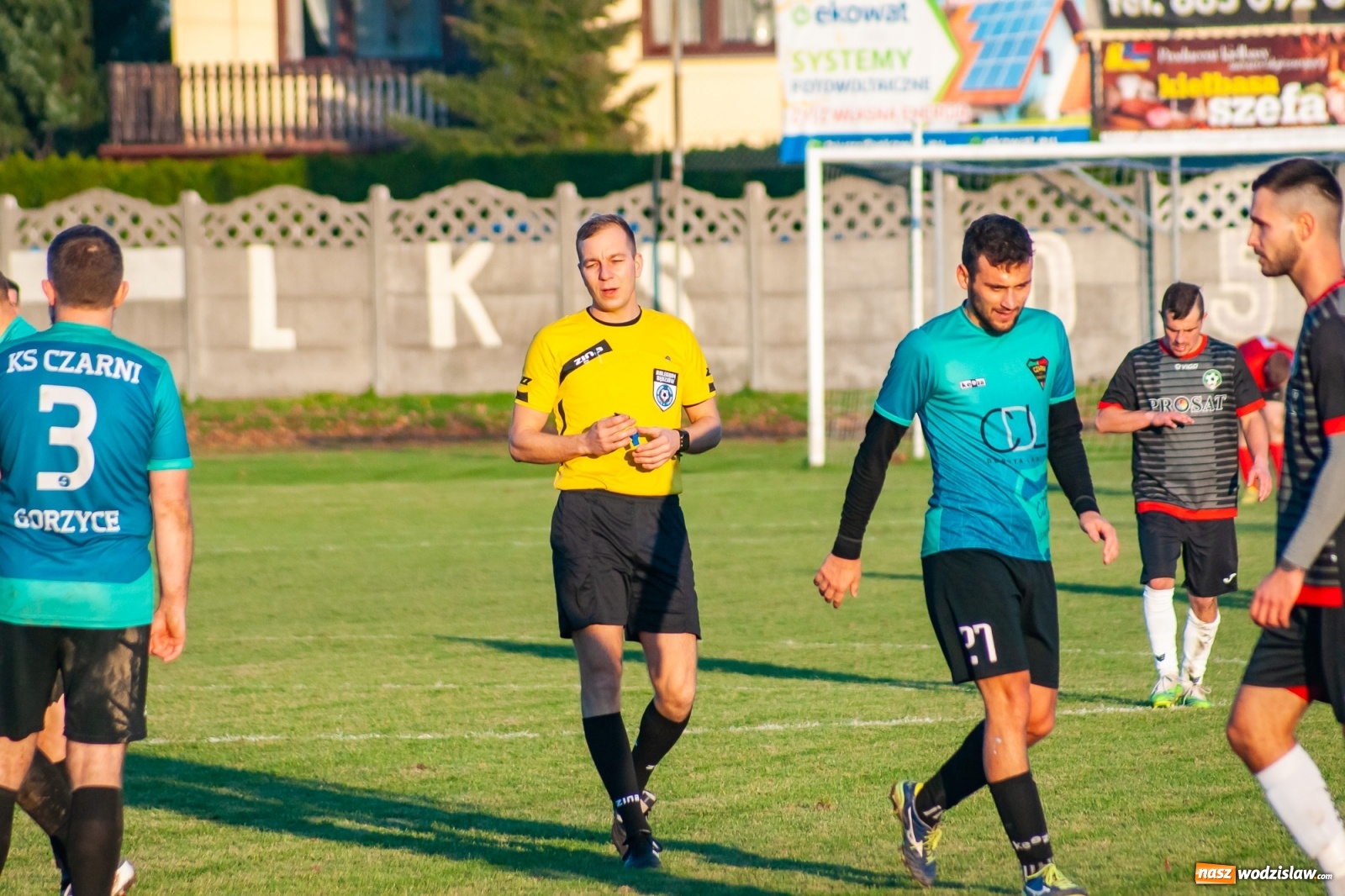 Zdjęcie w galerii na portalu naszwodzislaw.com: Klasa okręgowa. Czarni Gorzyce lepsi w hicie kolejki [FOTO] wiadomości z regionu
