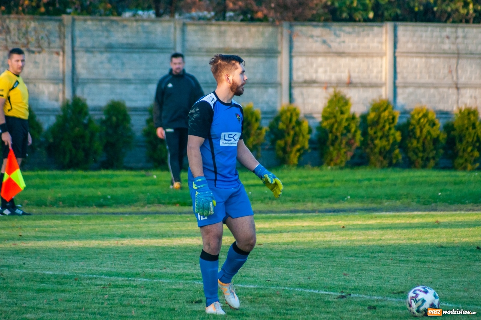 Zdjęcie w galerii na portalu naszwodzislaw.com: Klasa okręgowa. Czarni Gorzyce lepsi w hicie kolejki [FOTO] wiadomości z regionu