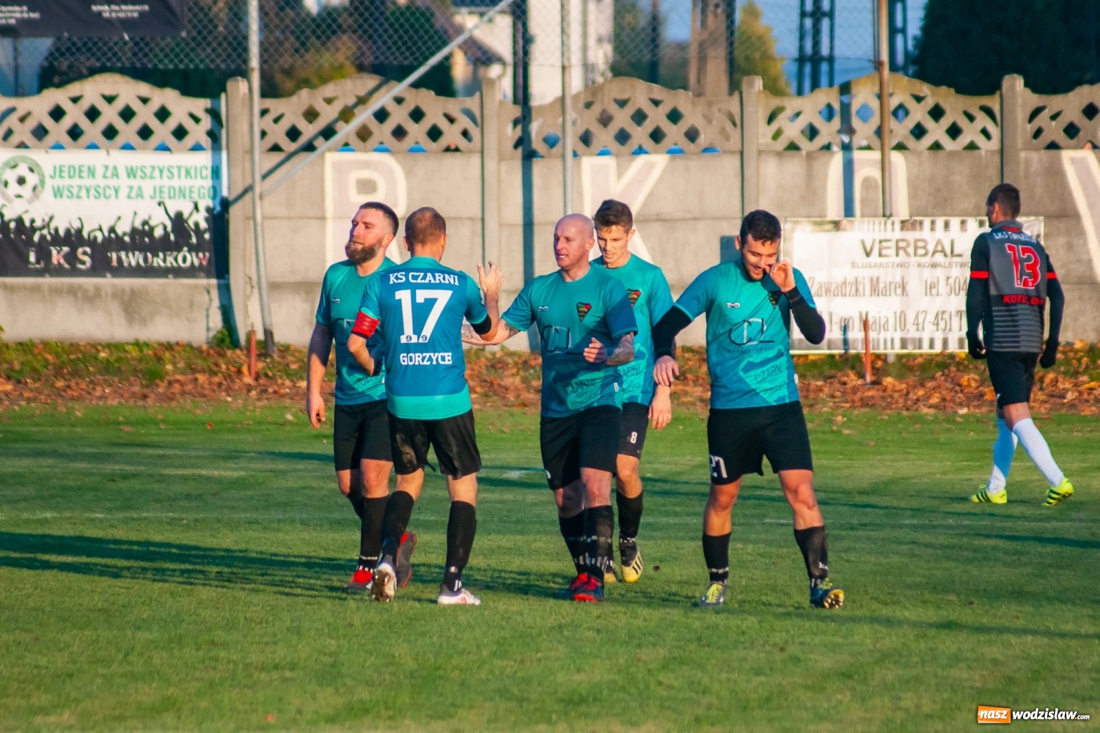 Zdjęcie w galerii na portalu naszwodzislaw.com: Klasa okręgowa. Czarni Gorzyce lepsi w hicie kolejki [FOTO] wiadomości z regionu
