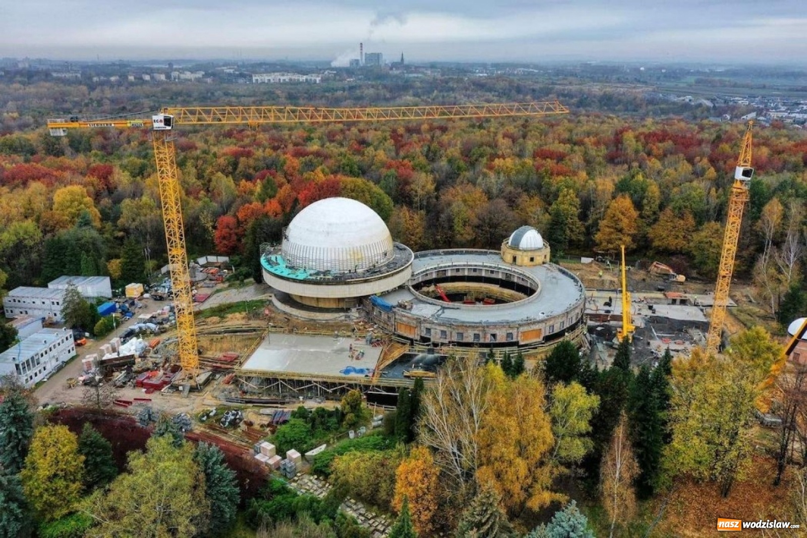 Zdjęcie w galerii na portalu naszwodzislaw.com: Śląskie bliżej gwiazd. Trwa modernizacja planetarium  wiadomości z regionu