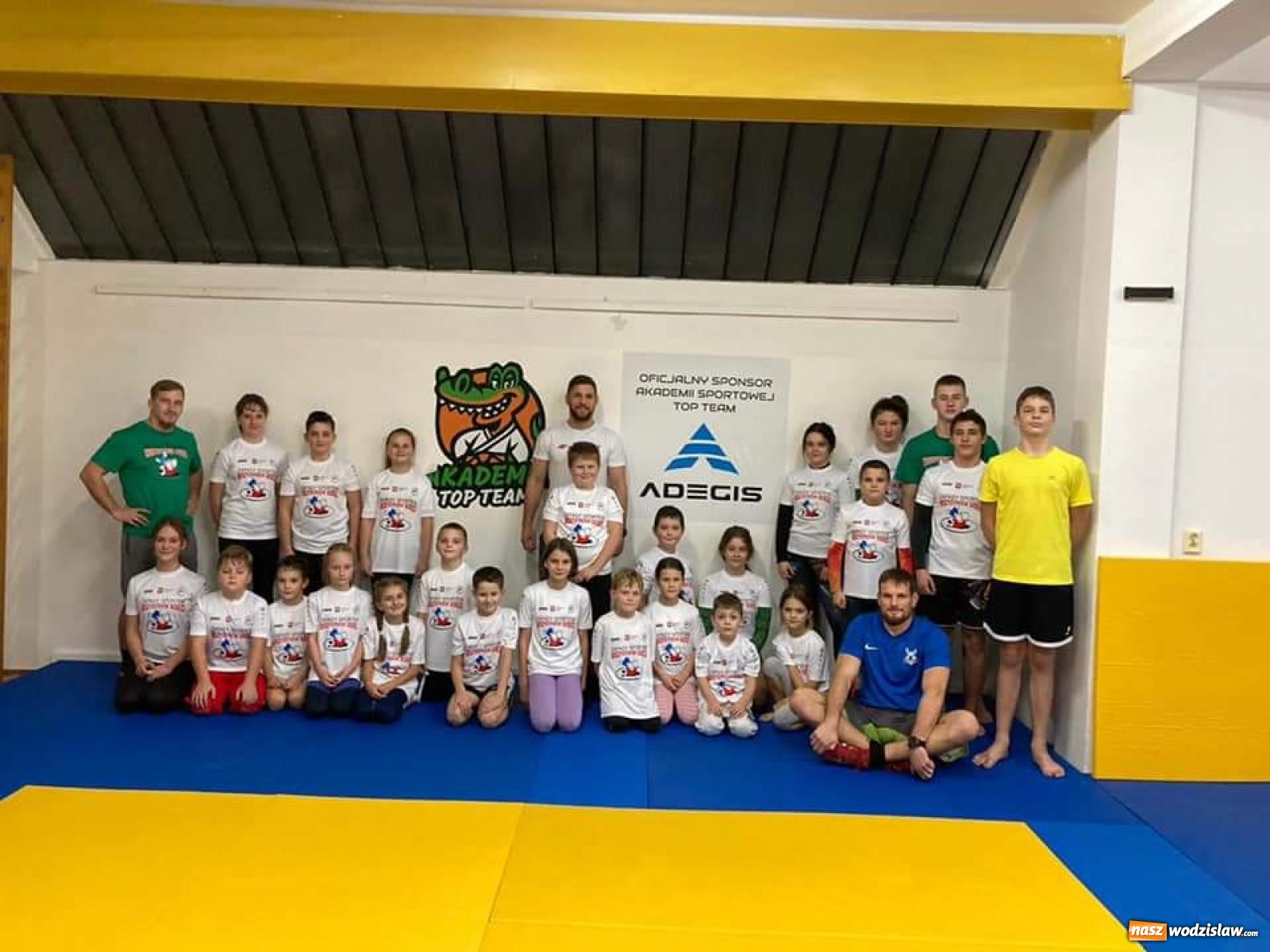 Zdjęcie w galerii na portalu naszwodzislaw.com: Mistrz Polski w zapasach na treningu Akademii Sportowej Top Team wiadomości z regionu