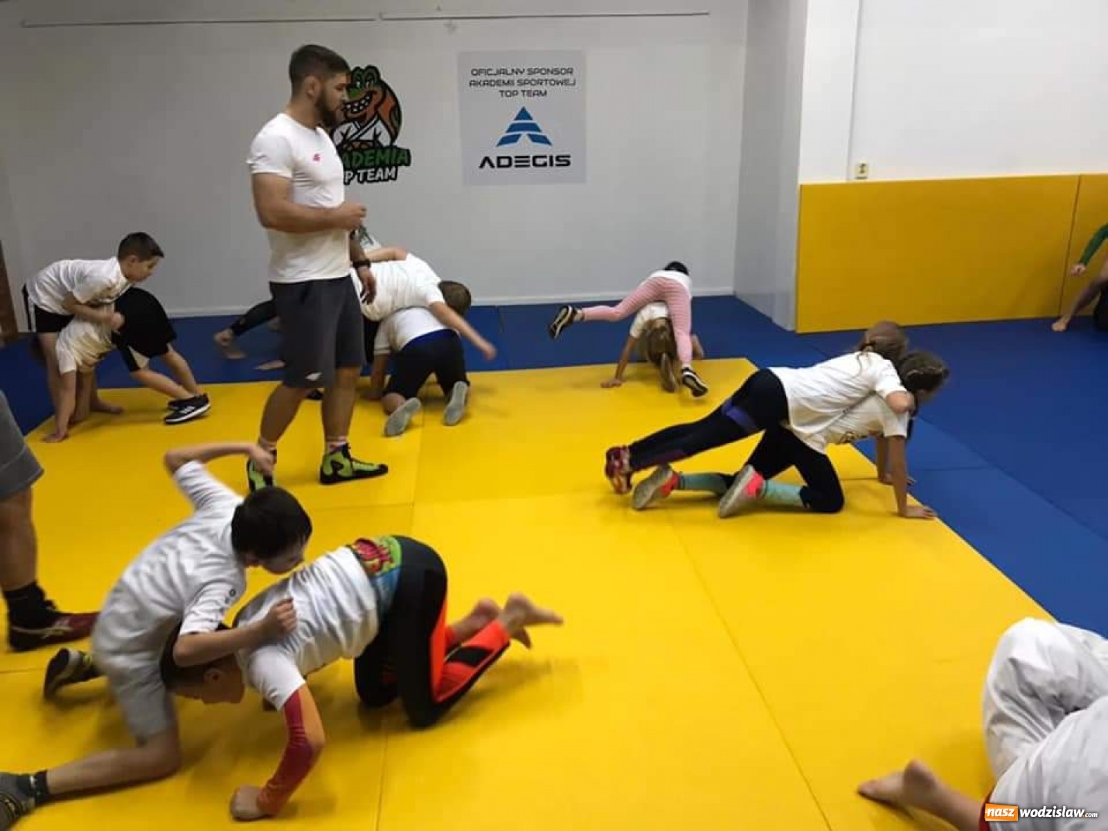 Zdjęcie w galerii na portalu naszwodzislaw.com: Mistrz Polski w zapasach na treningu Akademii Sportowej Top Team wiadomości z regionu