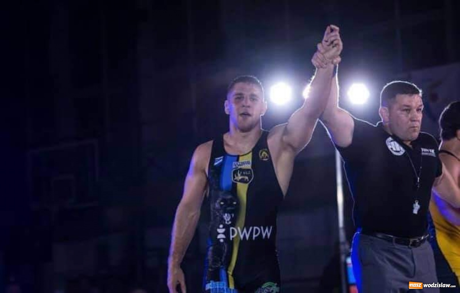 Zdjęcie w galerii na portalu naszwodzislaw.com: Mistrz Polski w zapasach na treningu Akademii Sportowej Top Team wiadomości z regionu