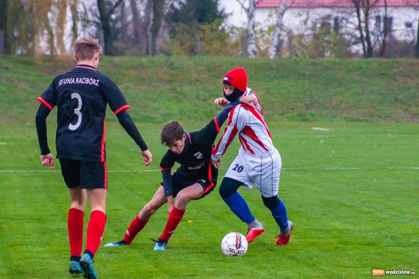 Zdjęcie w galerii na portalu naszwodzislaw.com: Juniorzy starsi. Nieudana pogoń Gołkowic [FOTO i WIDEO] wiadomości z regionu