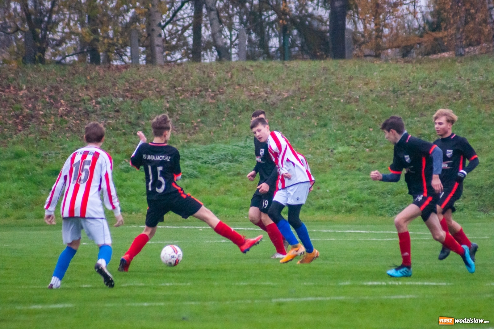 Zdjęcie w galerii na portalu naszwodzislaw.com: Juniorzy starsi. Nieudana pogoń Gołkowic [FOTO i WIDEO] wiadomości z regionu