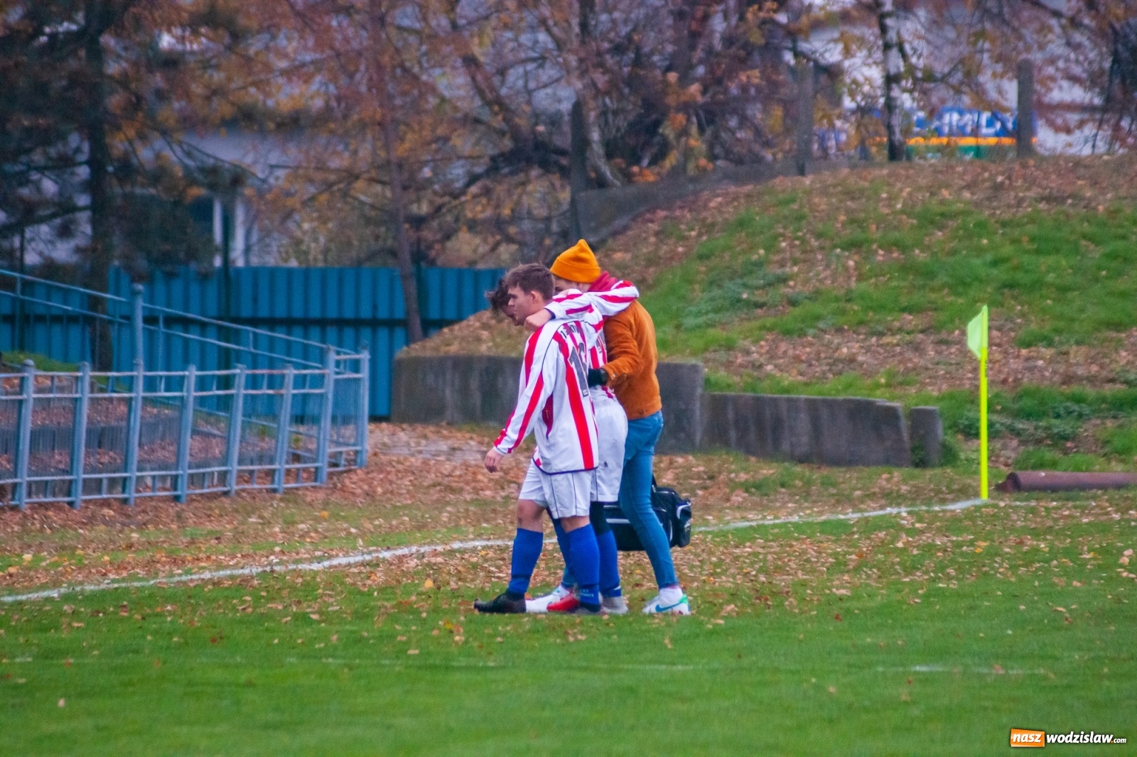 Zdjęcie w galerii na portalu naszwodzislaw.com: Juniorzy starsi. Nieudana pogoń Gołkowic [FOTO i WIDEO] wiadomości z regionu