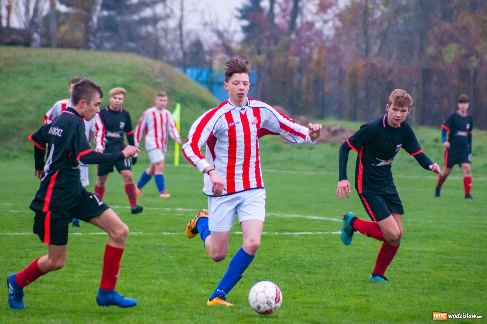 Zdjęcie w galerii na portalu naszwodzislaw.com: Juniorzy starsi. Nieudana pogoń Gołkowic [FOTO i WIDEO] wiadomości z regionu