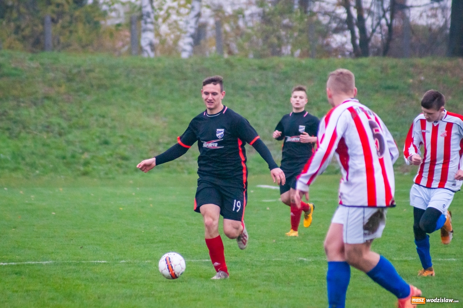 Zdjęcie w galerii na portalu naszwodzislaw.com: Juniorzy starsi. Nieudana pogoń Gołkowic [FOTO i WIDEO] wiadomości z regionu